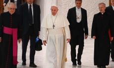 Папата призова Световната банка и МВФ да намалят дълговете на най-бедните страни