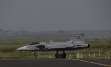 Швеция одобрява план за продажба на 150 самолета на Украйна