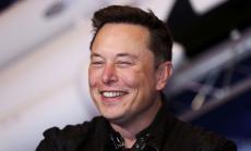 Илон Мъск остави Владимир Путин блокиран на Земята в днешната космическа надпревара 