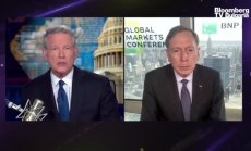 Ген. Петреус: Важно е да видим колко успешно украинците усвояват новите оръжия