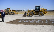 Залогът на Intel може да раздели пазара на чипове на три