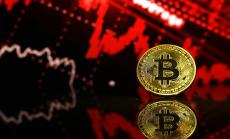 Биткойнът поевтиня до под 4000 долара