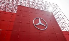 Mercedes-Benz намалява целта си за продажби на електромобили заради отслабващото търсене