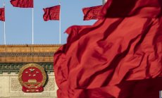 Китай спира от месеци държавен служител на САЩ да напусне страната