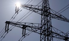 Френски регулатори призовават гражданите да намалят консумацията си на ток