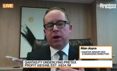 Qantas записа 1 млрд долара загуба