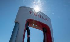 Tesla ще замени компания за недвижими имоти в индекса S&P 500