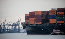 Китай отвръща на удара с мита за земеделски стоки и срещу отбранителни фирми