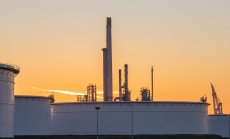 Goldman Sachs очаква сериозно пренасищане на петролния пазар за 2025 и 2026 г.