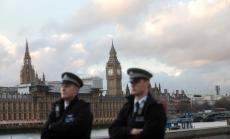 Британските власти оказват натиск върху социалните мрежи