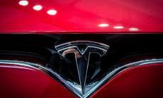 Два души загинаха след катастрофа с Tesla без водач