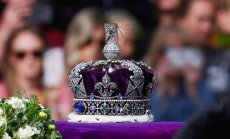 Някои монарси издържат, но монархиите са в упадък по целия свят