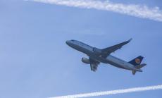 Акциите на компаниите за пътувания ограничиха загубите