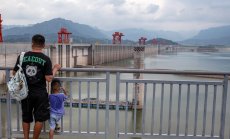 Най-голямата машина за чиста енергия в Китай започва да скърца