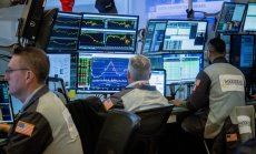 Фирми, които се опасяват от пазарен хаос, продават дълг, преди Иран да отвърне