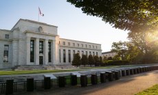 Ами ако високите лихви на Фед всъщност предизвикват икономически бум в САЩ?