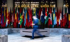 Световните икономически лидери се изправят срещу митата на Тръмп във Вашингтон