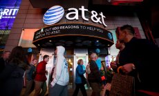 Ericsson сключи договор с AT&T на стойност $14 милиарда, измествайки Nokia