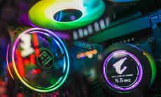 Intel загуби търпението на Уолстрийт, а проблемите ѝ продължават да се трупат