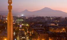 Армения гласува под спомена от военно поражение и революция на надеждата 