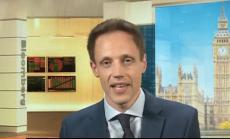 Доларът и еврото стабилни в очакване на решението на ЕЦБ