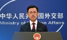 Китай: По-добре Тръмп да приветства студентите, вместо да ги тормози