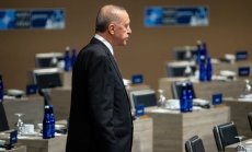 След десетилетие на разпри Ердоган вече иска да бъде приятел с всички