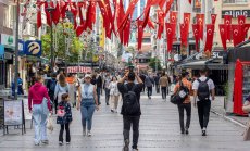 Лирата е най-ниска за всички времена спрямо долара преди балотажа в Турция