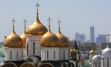 Путин държи руската младеж в яка хватка - формира я по свой образ и подобие