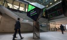 Европейските акции се търгуват с леки повишения на цените