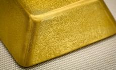 Златото се възстановява от най-големия си месечен спад 