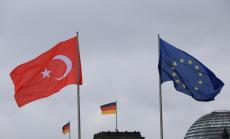 Турция заплаши да прекъсне споразумението за размяна на бежанци