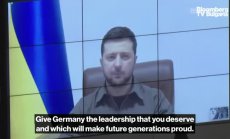 Зеленски пред Бундестага: Канцлер Шолц, разрушете стената