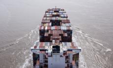 Глобалната търговия регистрира исторически спад в пика на блокадите 