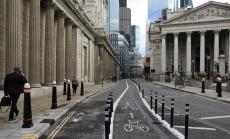 АЦБ увеличи покупките на облигации с повече от очакваното на старта на нова блокада