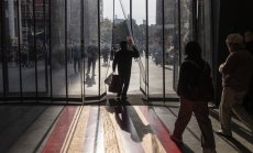 Спад в активността при услугите в Китай добавя риск от бързо забавяне