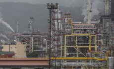 Индия преговаря за увеличаване на вноса на руски петрол от Роснефт