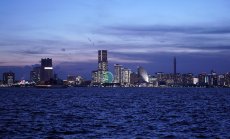 Земетресение от 8,8 предизвика предупреждения за цунами в целия Тихи океан