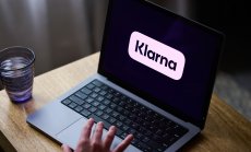 Американски щати искат контрол върху компаниите "купи сега, плати по-късно"