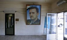 Арабите облекчават изолацията на Асад, докато САЩ гледат другаде