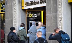 Сделка на Райфайзен с Русия води до служител, работил за санкциониран магнат