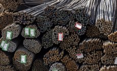 Стоманодобивната и петролната индустрия на Китай поемат тежестта на забавянето