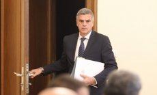 Президентът Радев представя нов служебен кабинет с трима нови министри