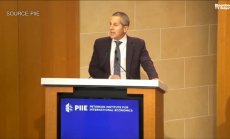 Бар от Фед предлага промяна в стрес тестовете