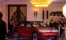 Един производствен гигант ще се справи отлично без iCar да го разсейва