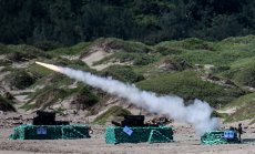 Китай за първи път излъчи на живо военни учения около Тайван