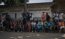 Вредните навици на богатите страни тласкат бежанци към собствените им територии