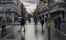 Ръстът на заплатите в еврозоната ще притеснява ЕЦБ при намаляването на лихвите