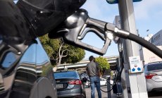 Петролът се повишава, a инвеститорите залагат на увеличаващо се търсене