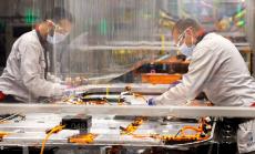 Производството в еврозоната ограничава спада, но заетостта намалява